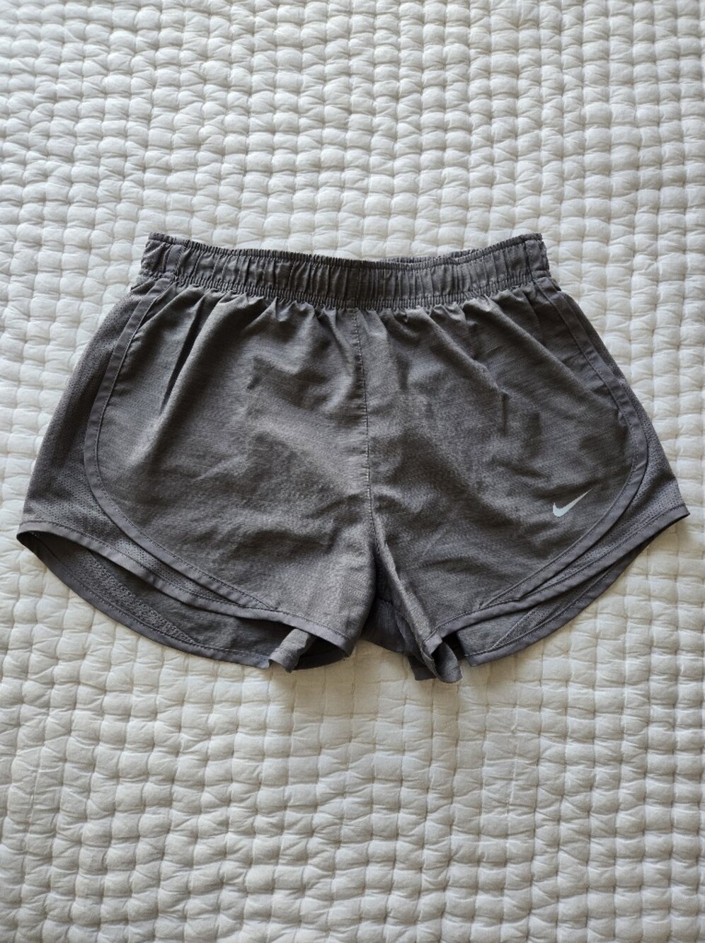 Nike Women's Dri-fit 3" Lt Gray Athletic Shorts with Contrast Swoosh Size Small